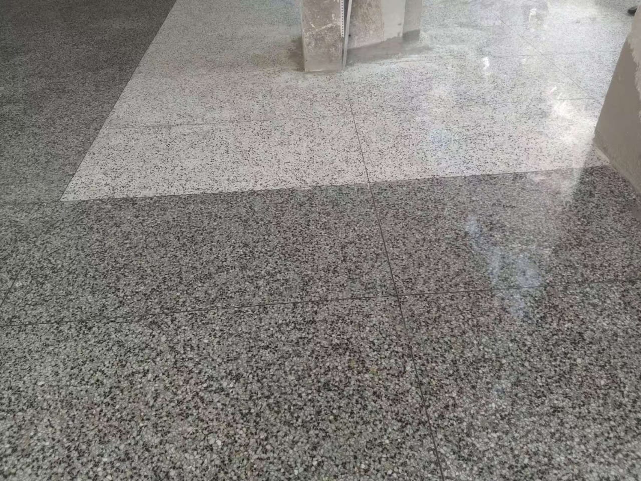 Polished commercial concrete surface with exposed aggregate